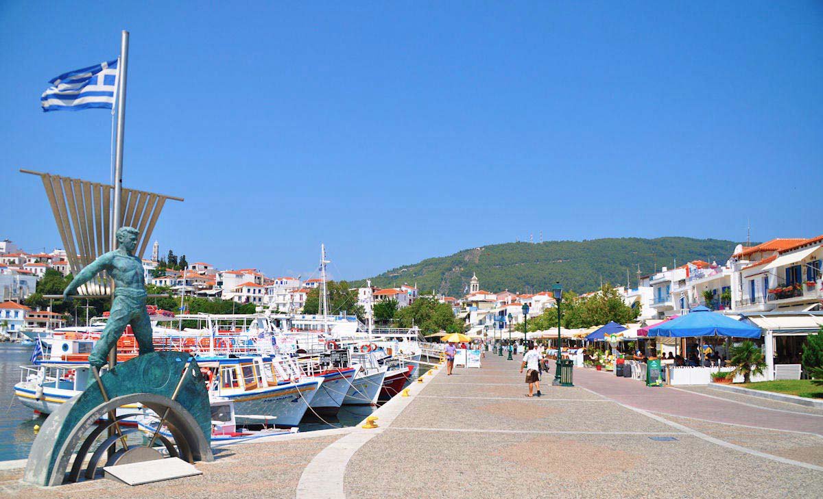 Παραλιακός πεζόδρομος